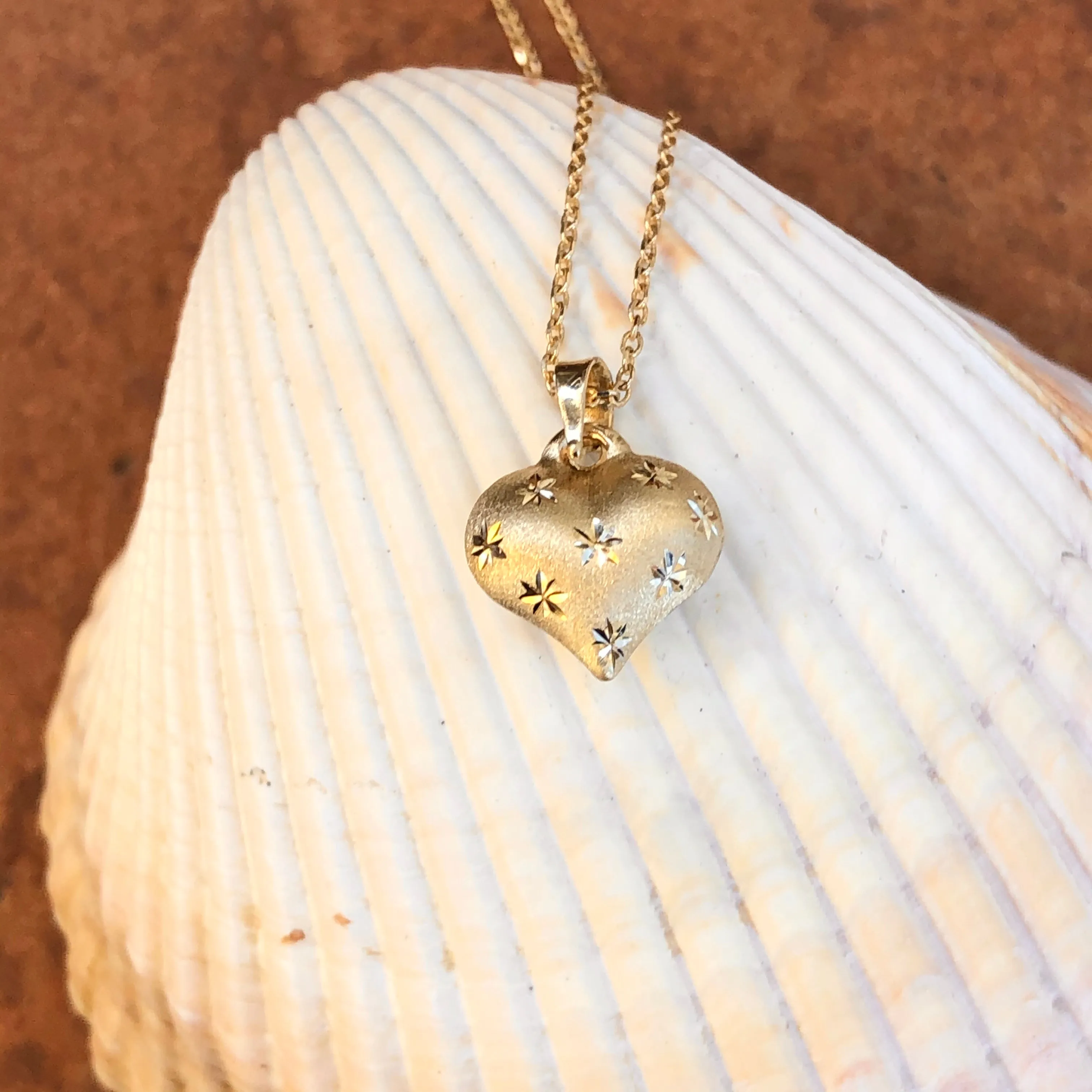 14KT Yellow Gold Satin Diamond-Cut Puffed Heart Pendant Charm