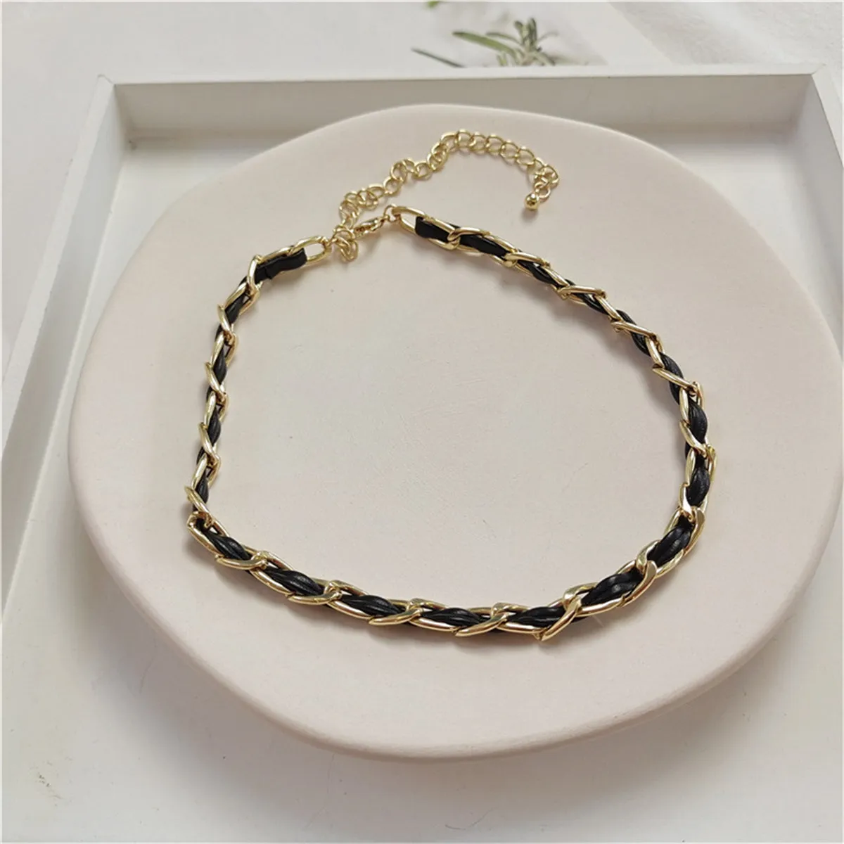 18K Gold-Plated & Black Polystyrene Cable Chain Choker