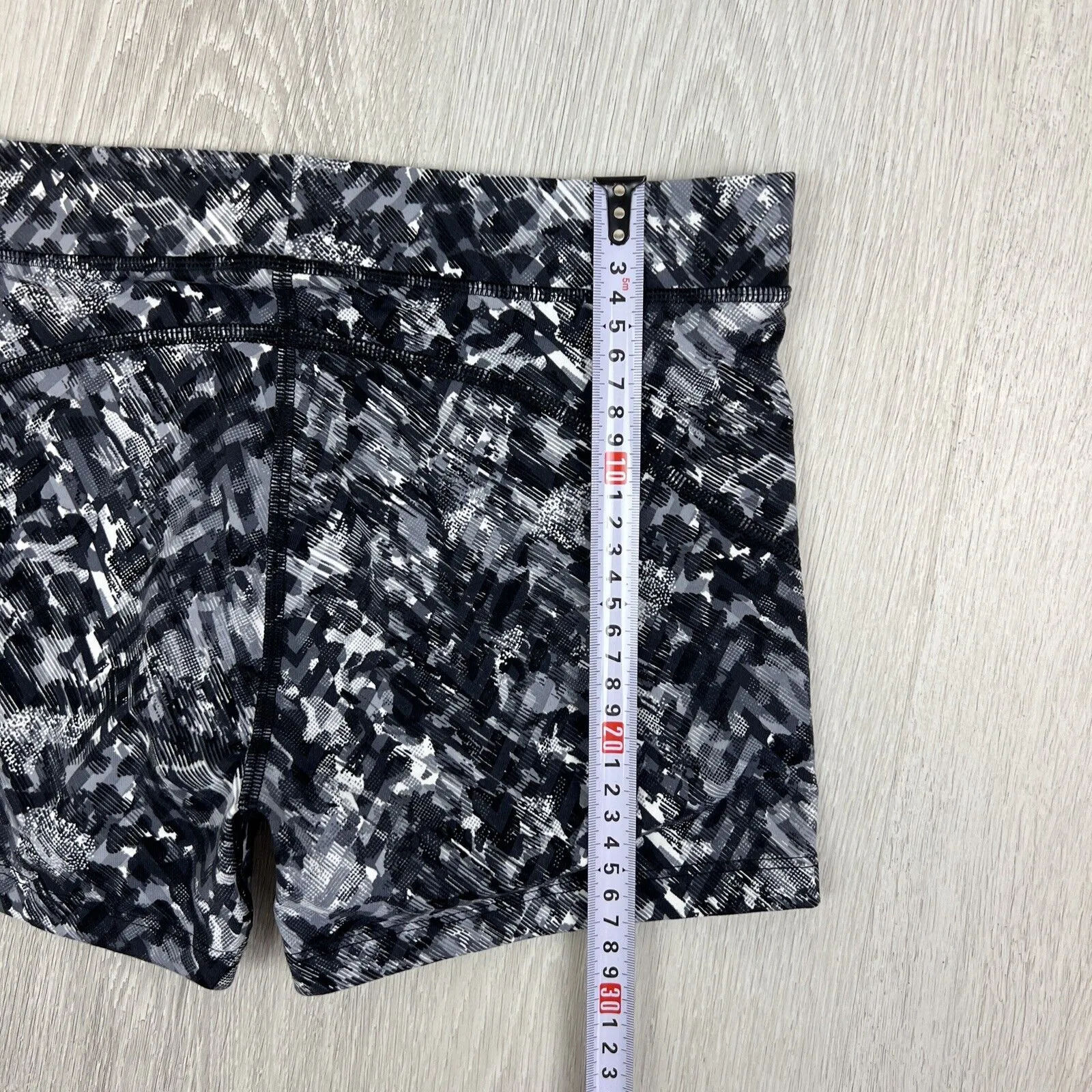 2XU Womens Grey Pattern Bike Shorts Size Small