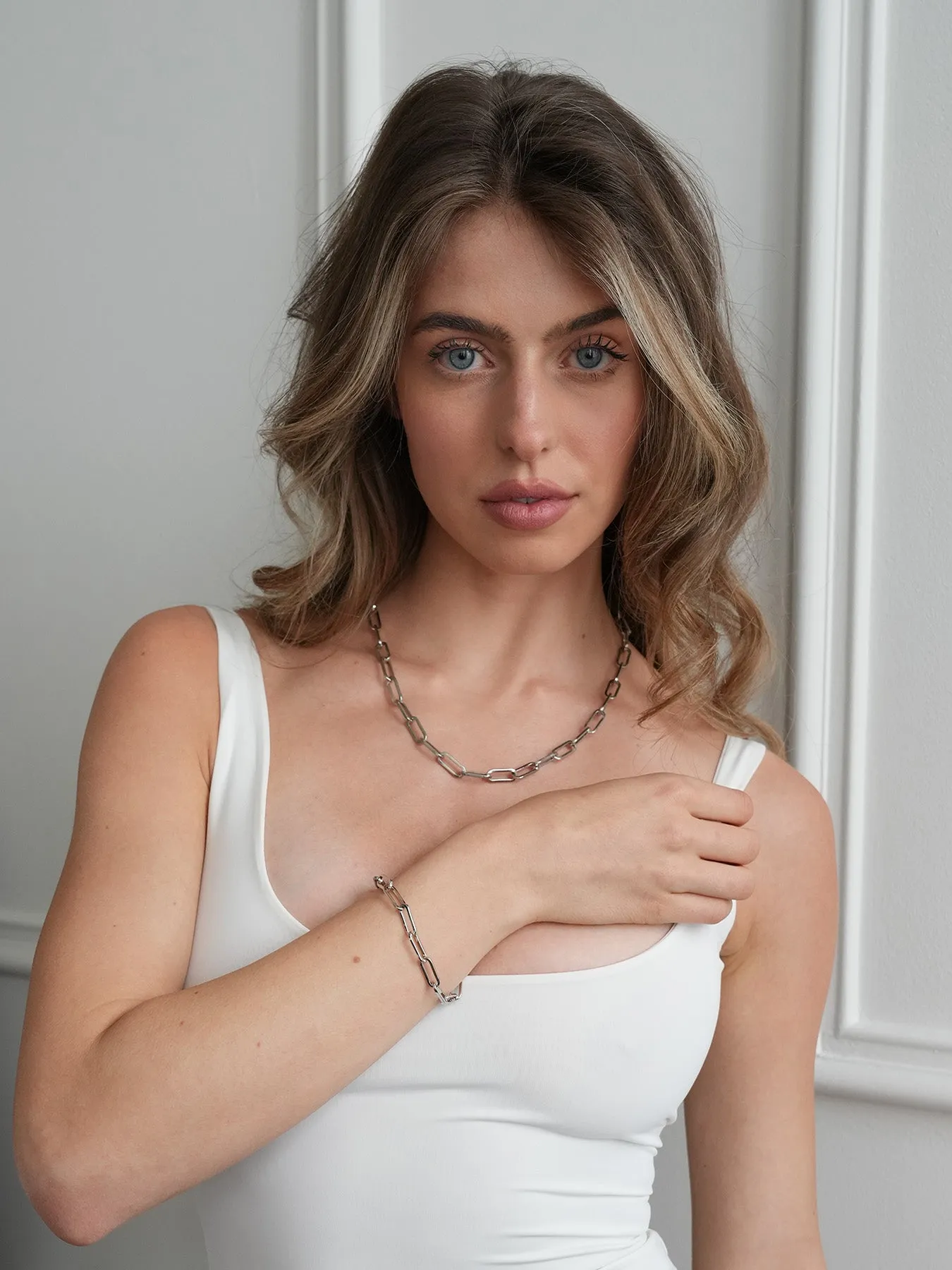 BICYCLE BRACELET • Color: White Gold