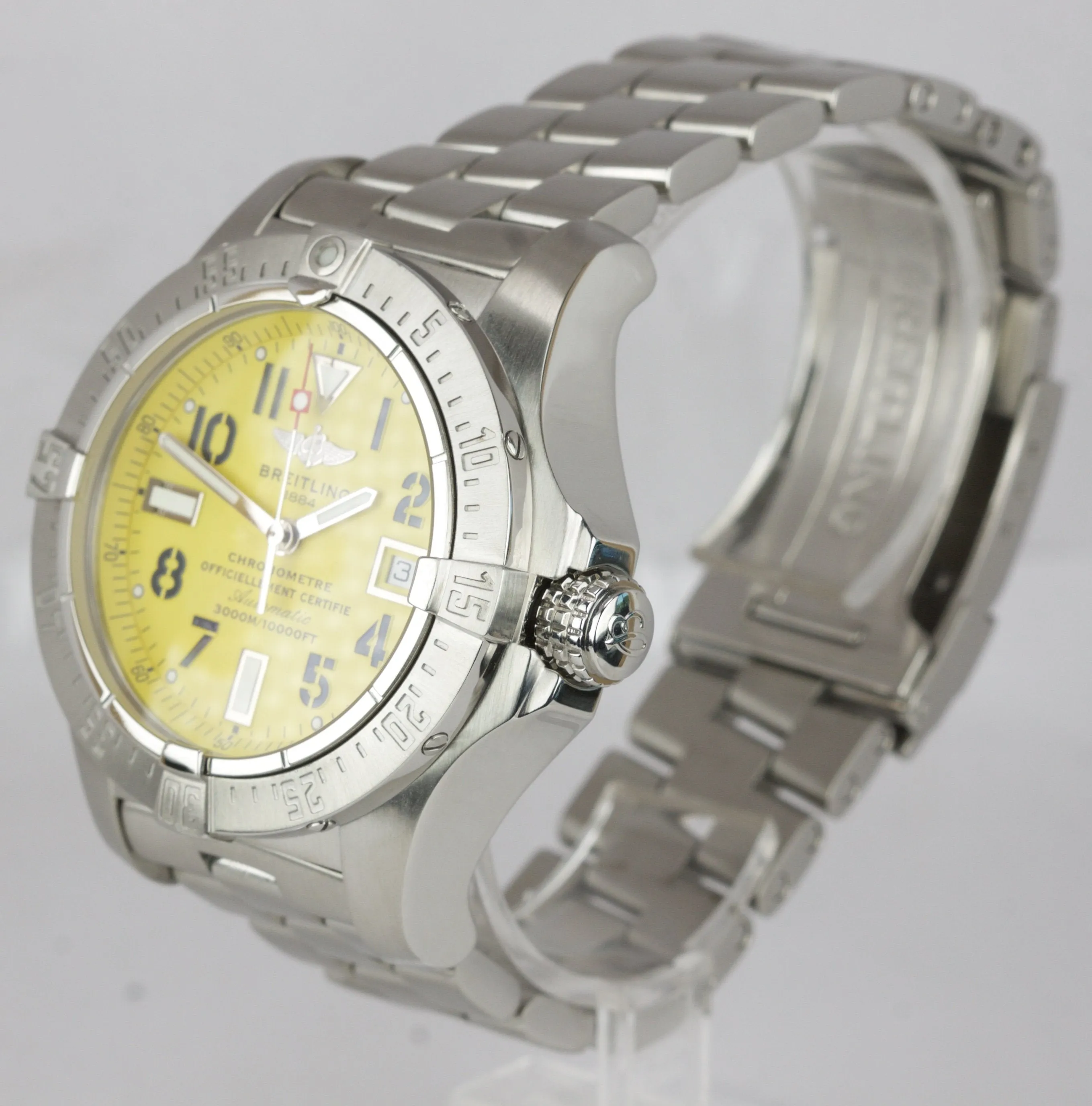 Breitling Avenger Seawolf Yellow 45mm Automatic Stainless Date Watch A17330