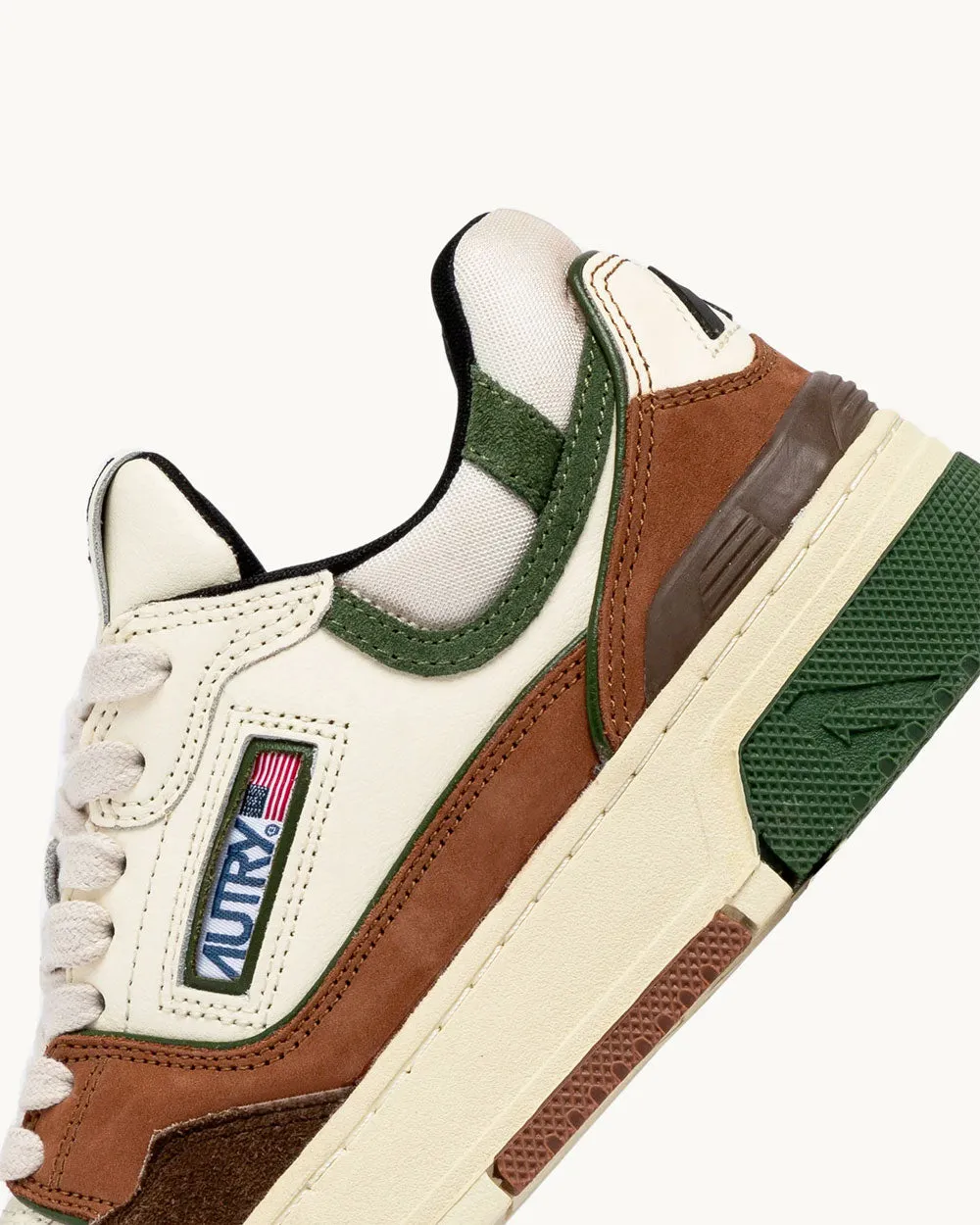 CLC Low Man -Suede/Nubuck Ebony/Military