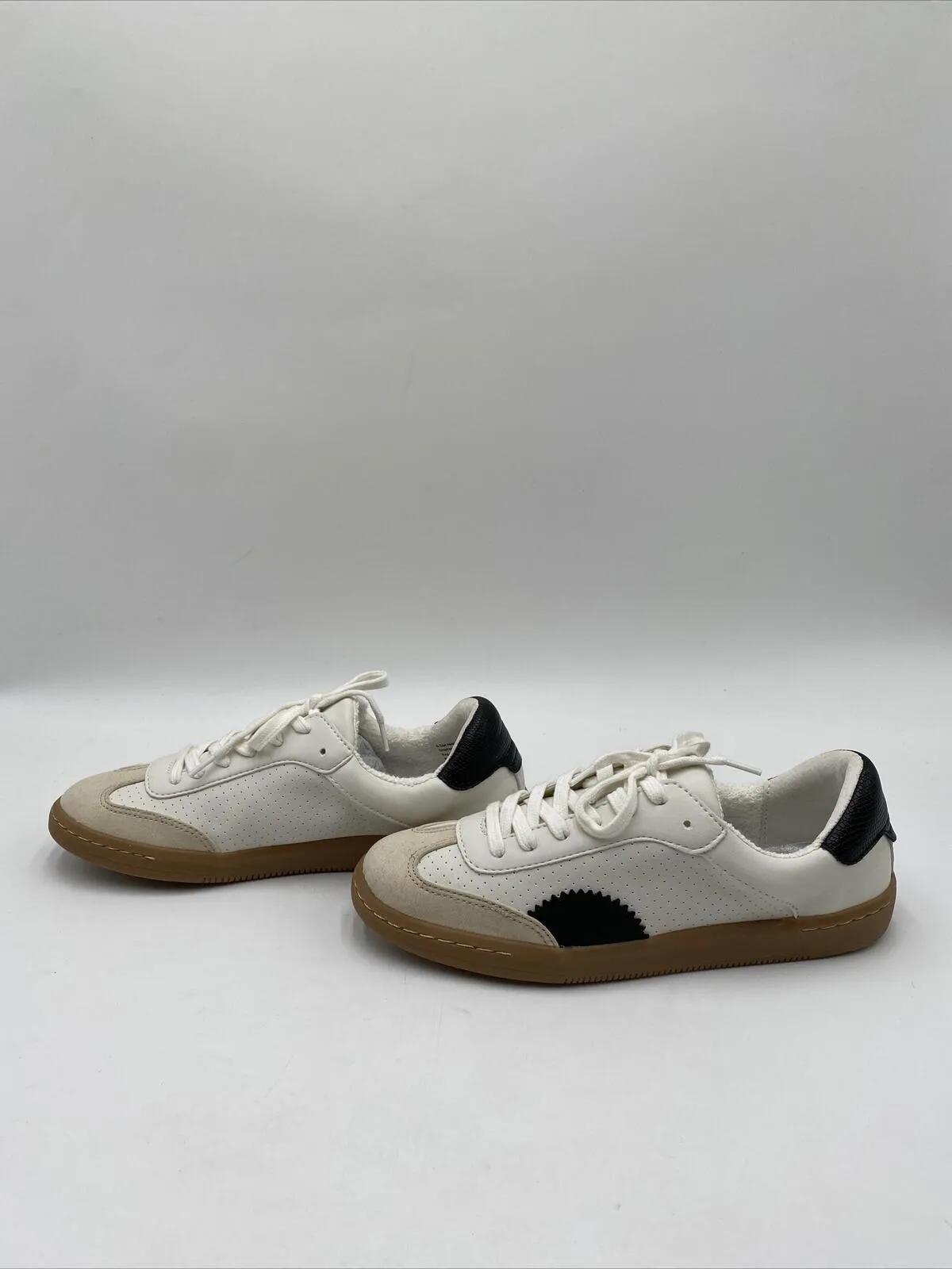 Dolce Vita Nadia Sneakers White/Black Size 6.5M - Very Good