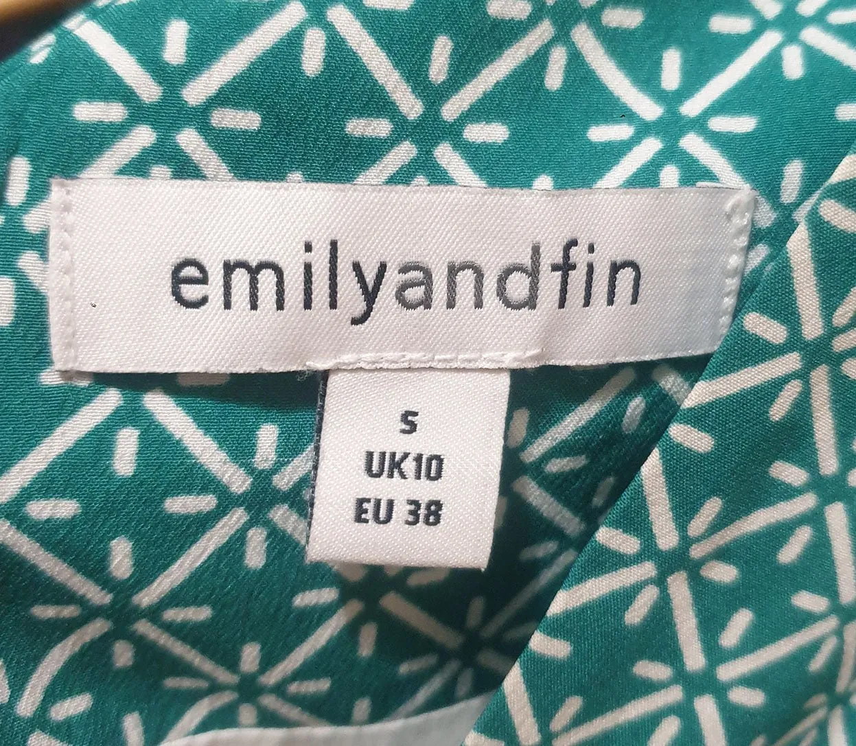Emily and Fin unique print dress size small