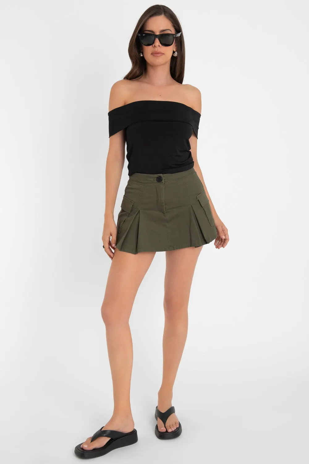 Falda short tableado con bolsillos cargo