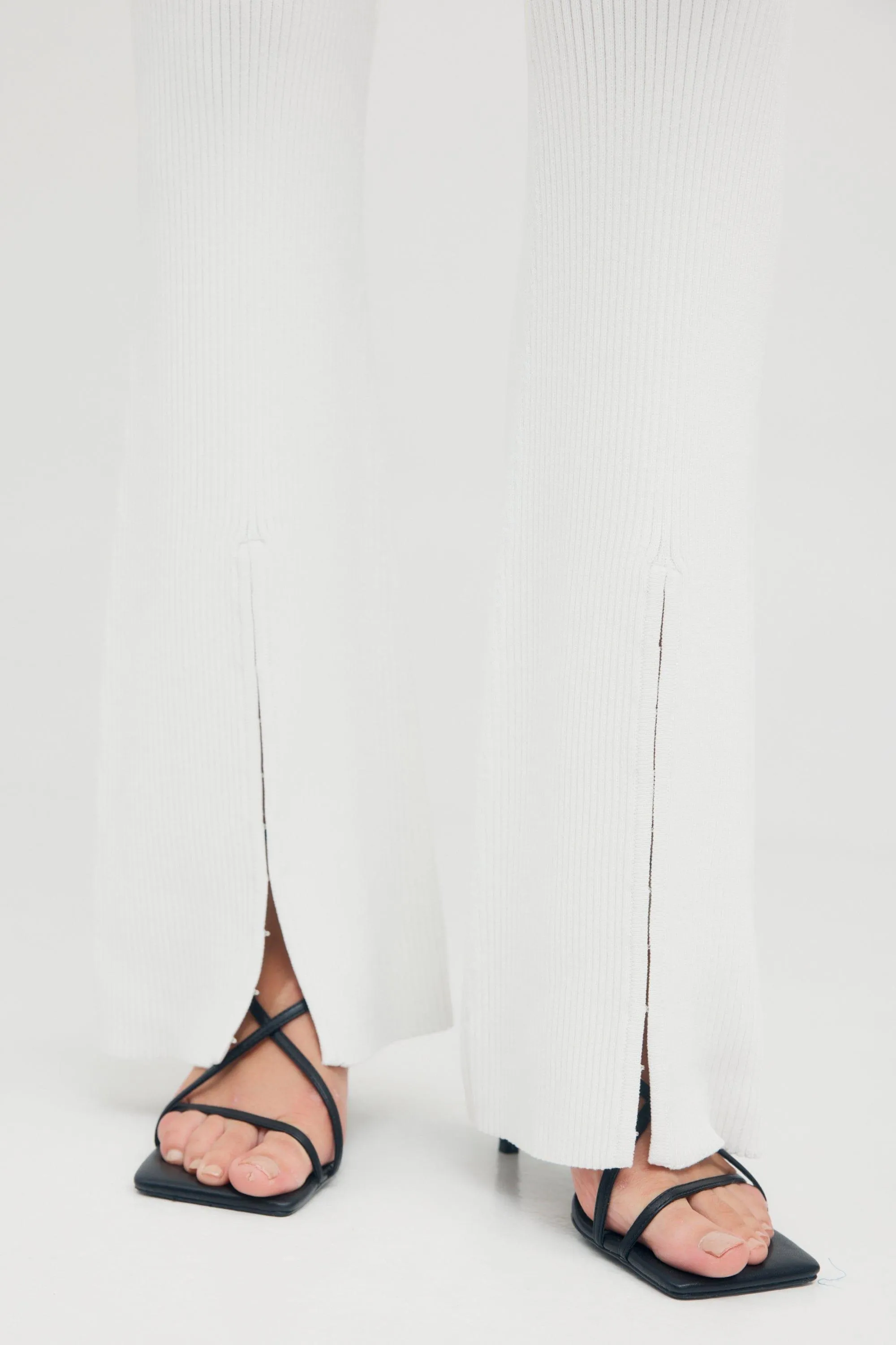 HOOKED IN KNIT FLARE PANT | OFF WHITE
