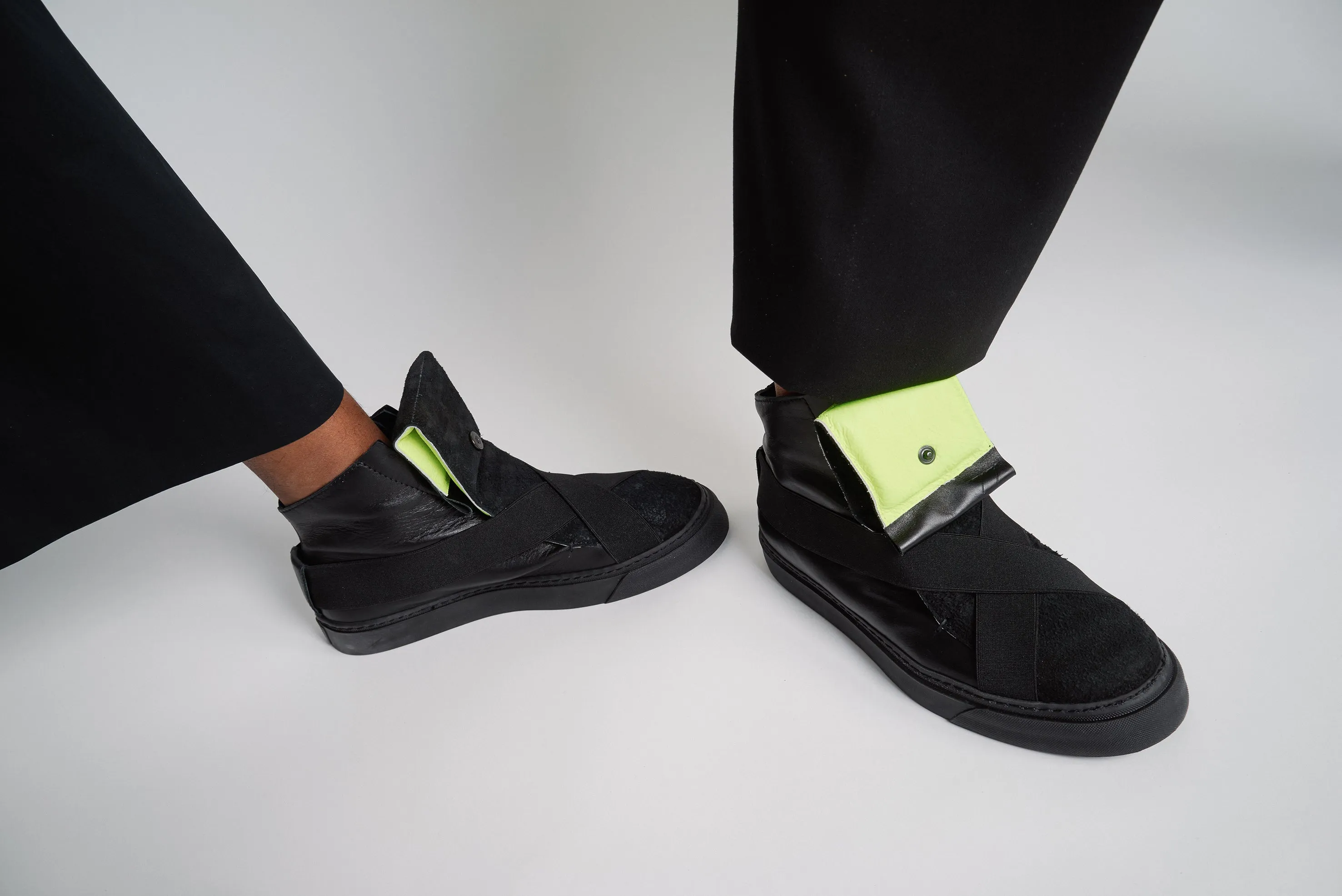 K6 / NEON BLACK / UNISEX LEATHER SNEAKER