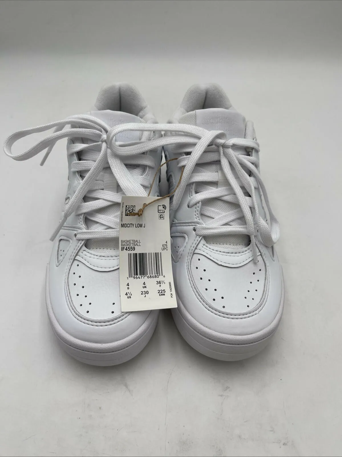 Kid’s adidas Midcity Low Basketball Sneakers White Size 4.5