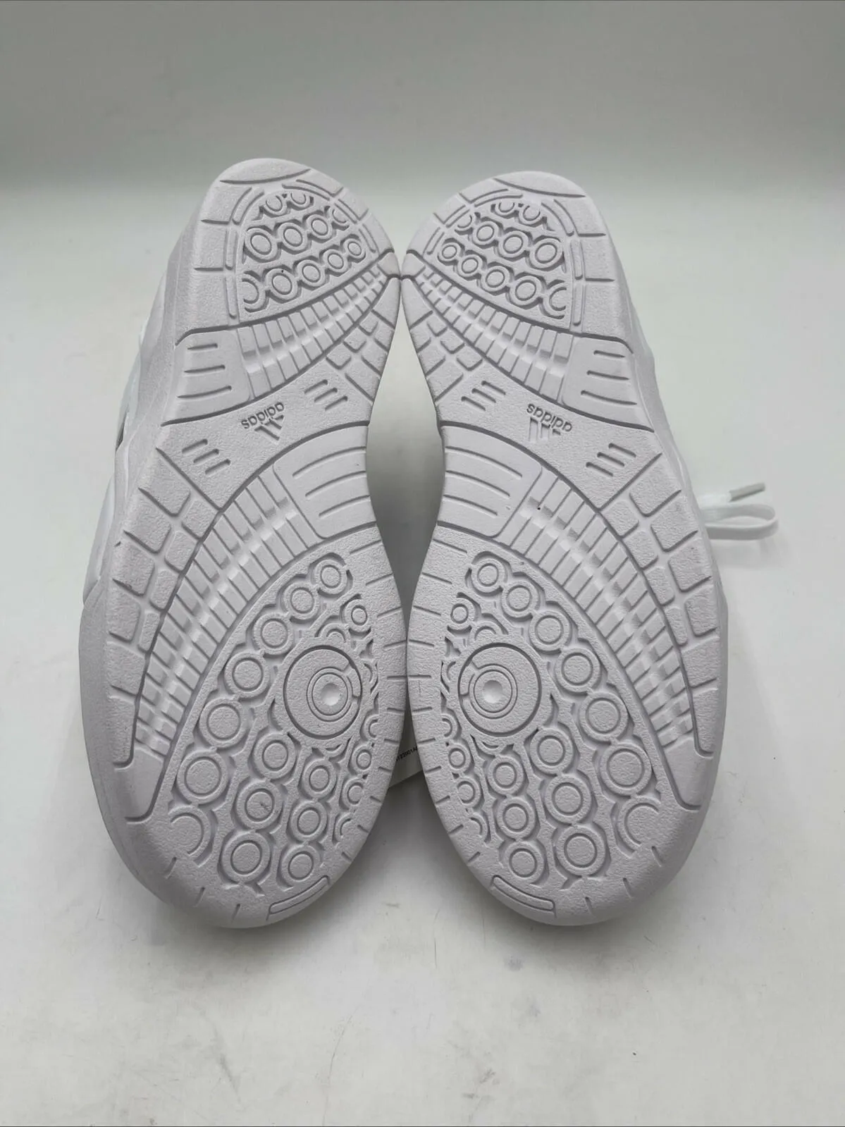 Kid’s adidas Midcity Low Basketball Sneakers White Size 4.5