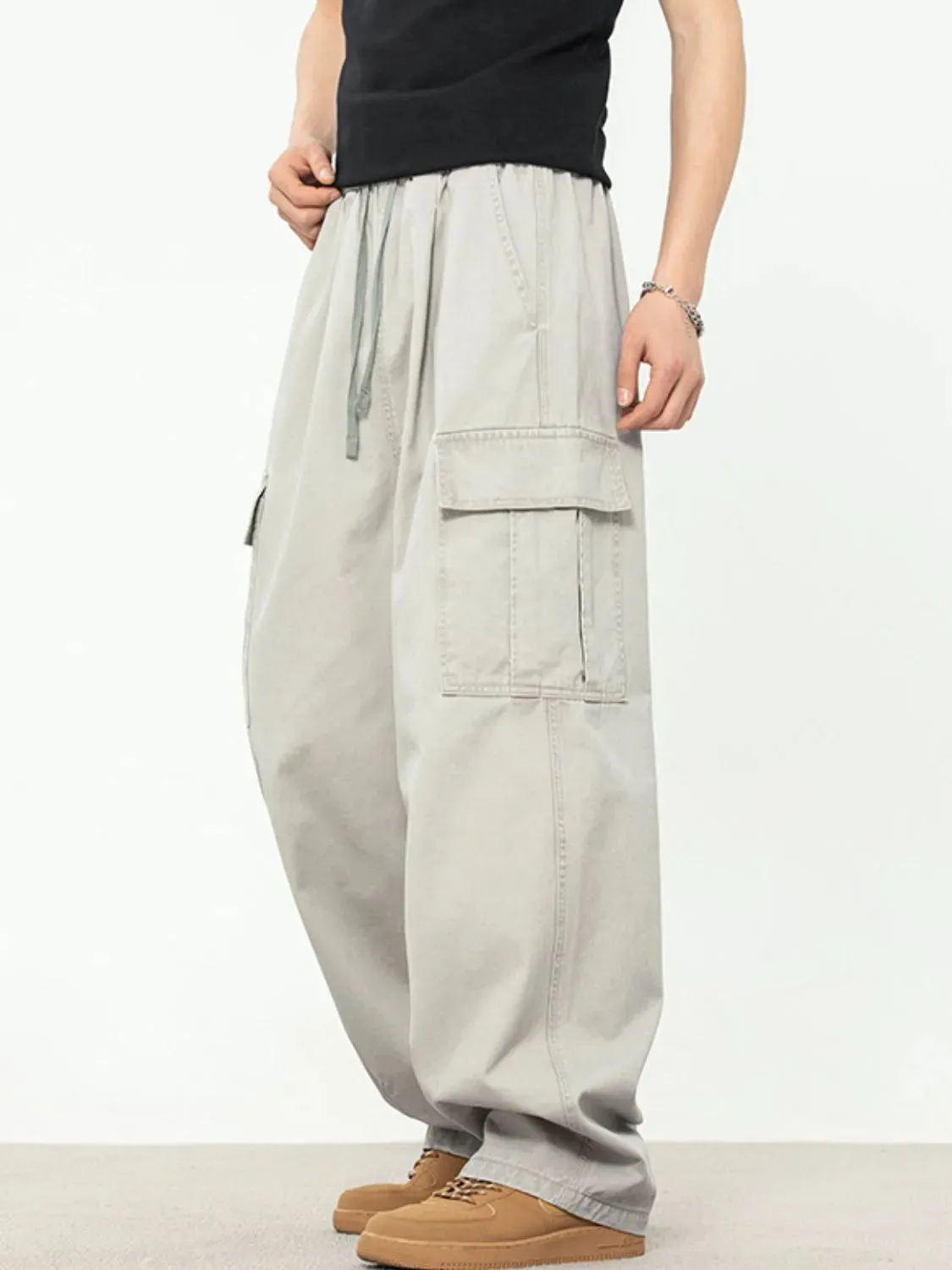 MEN'S PANTS WITH CARGO POCKETS