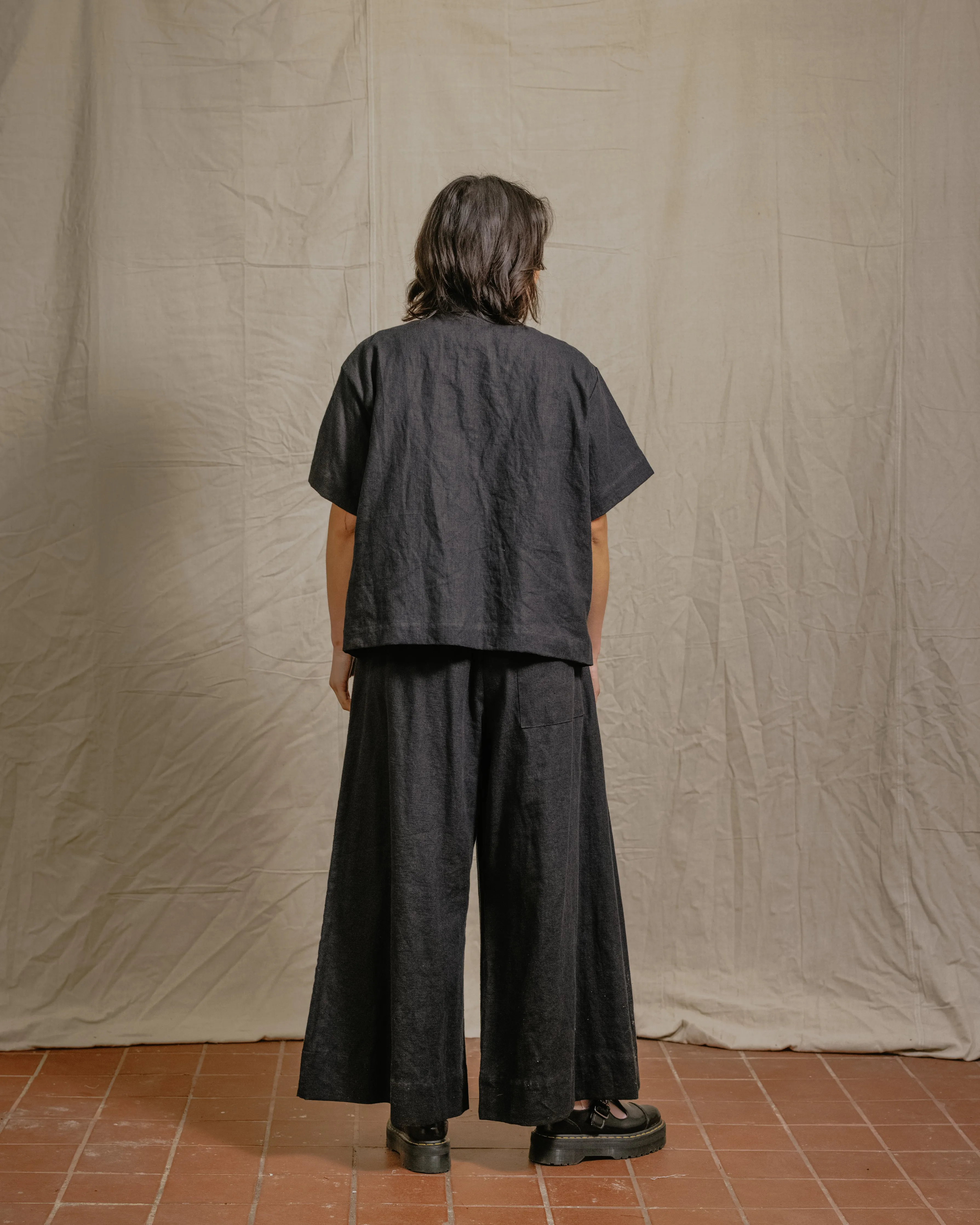 Mid Easy Flare in Black Linen
