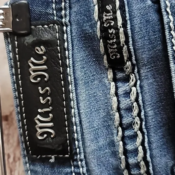 Miss me bermuda jean shorts sz 28