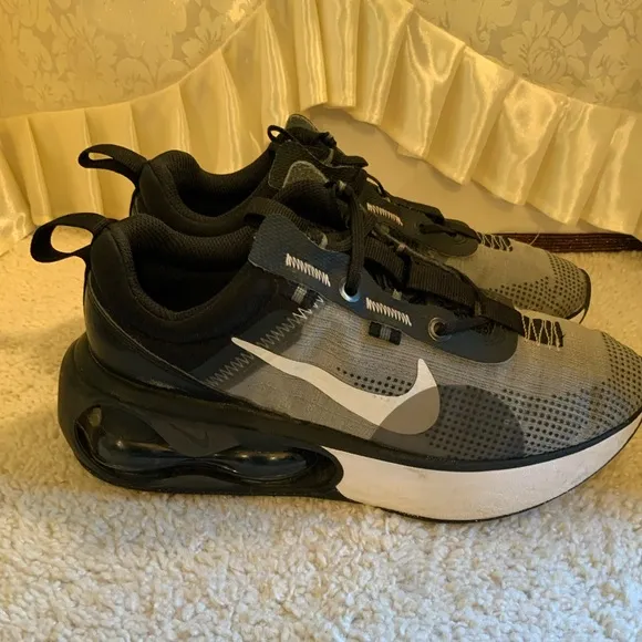 NIKE AIR MAX YOUTHS UNISEX SNEAKERS