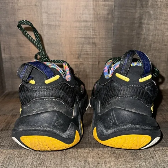 NIKE GIANNIS IMMORTALITY 2 Sneakers- size 5Y