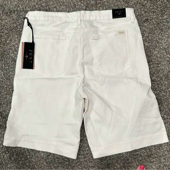 Nwt 7 For All Mankind Jen 7 Bermuda shorts. Size 16