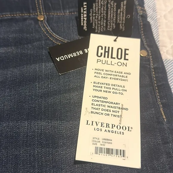 NWT Liverpool Los AngelesChloe Pull On Denim Bermuda Shorts in Fosters