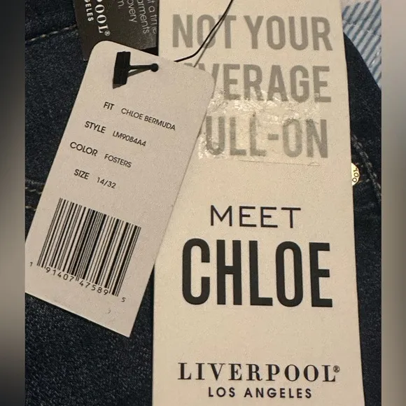 NWT Liverpool Los AngelesChloe Pull On Denim Bermuda Shorts in Fosters