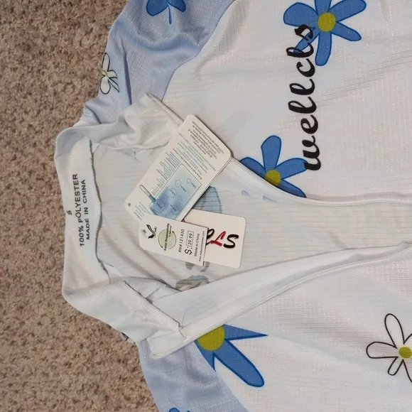 NWT WELLCLS biking set with moisture-wicking COOL MAX technology, $80.00…