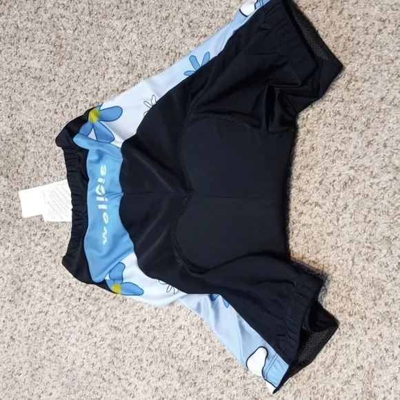 NWT WELLCLS biking set with moisture-wicking COOL MAX technology, $80.00…