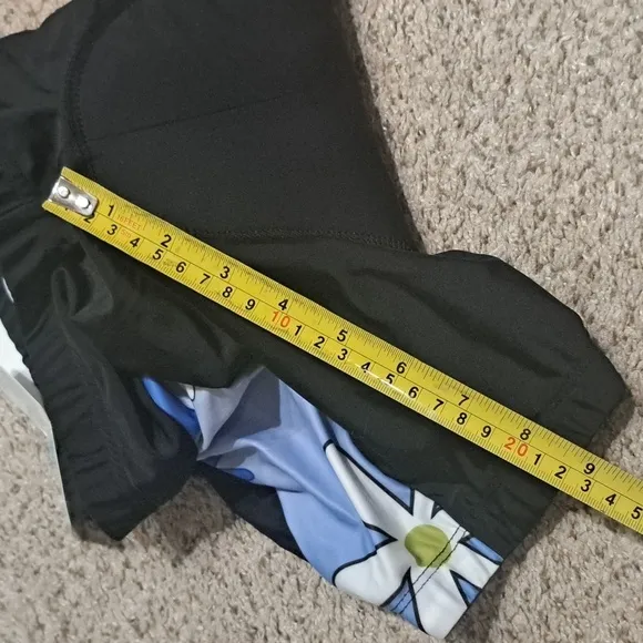 NWT WELLCLS biking set with moisture-wicking COOL MAX technology, $80.00…