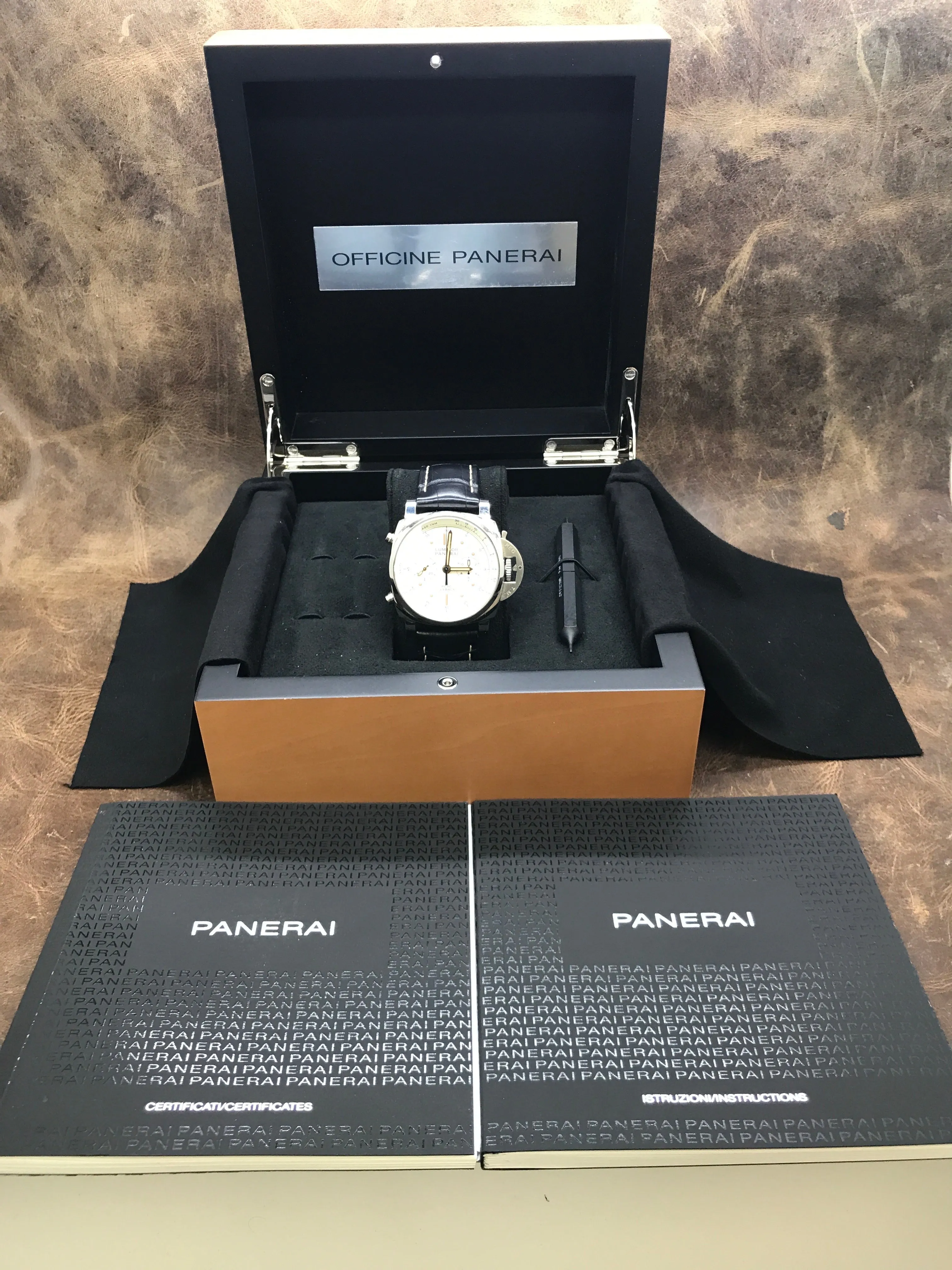 Panerai Luminor 1950 PAM00654 Ivory Dial Automatic Men's Watch