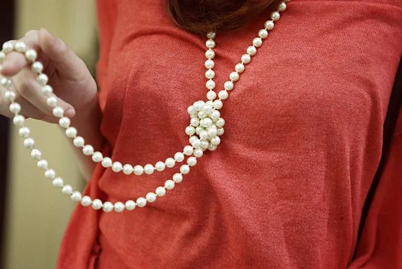 PEARL BEADED NECKLACE