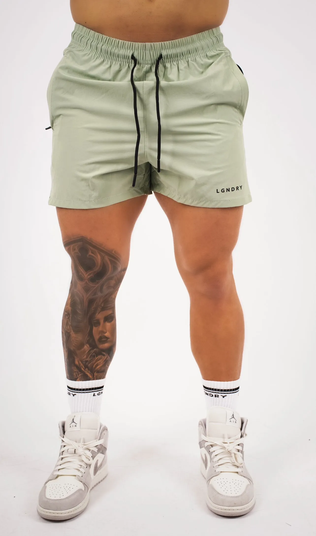 PERFORMANCE STRIDE SHORT