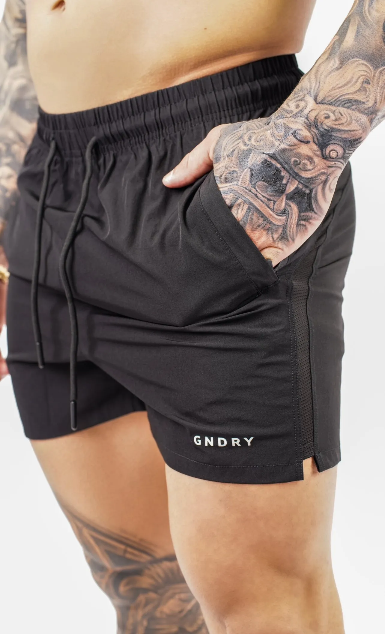 PERFORMANCE STRIDE SHORT
