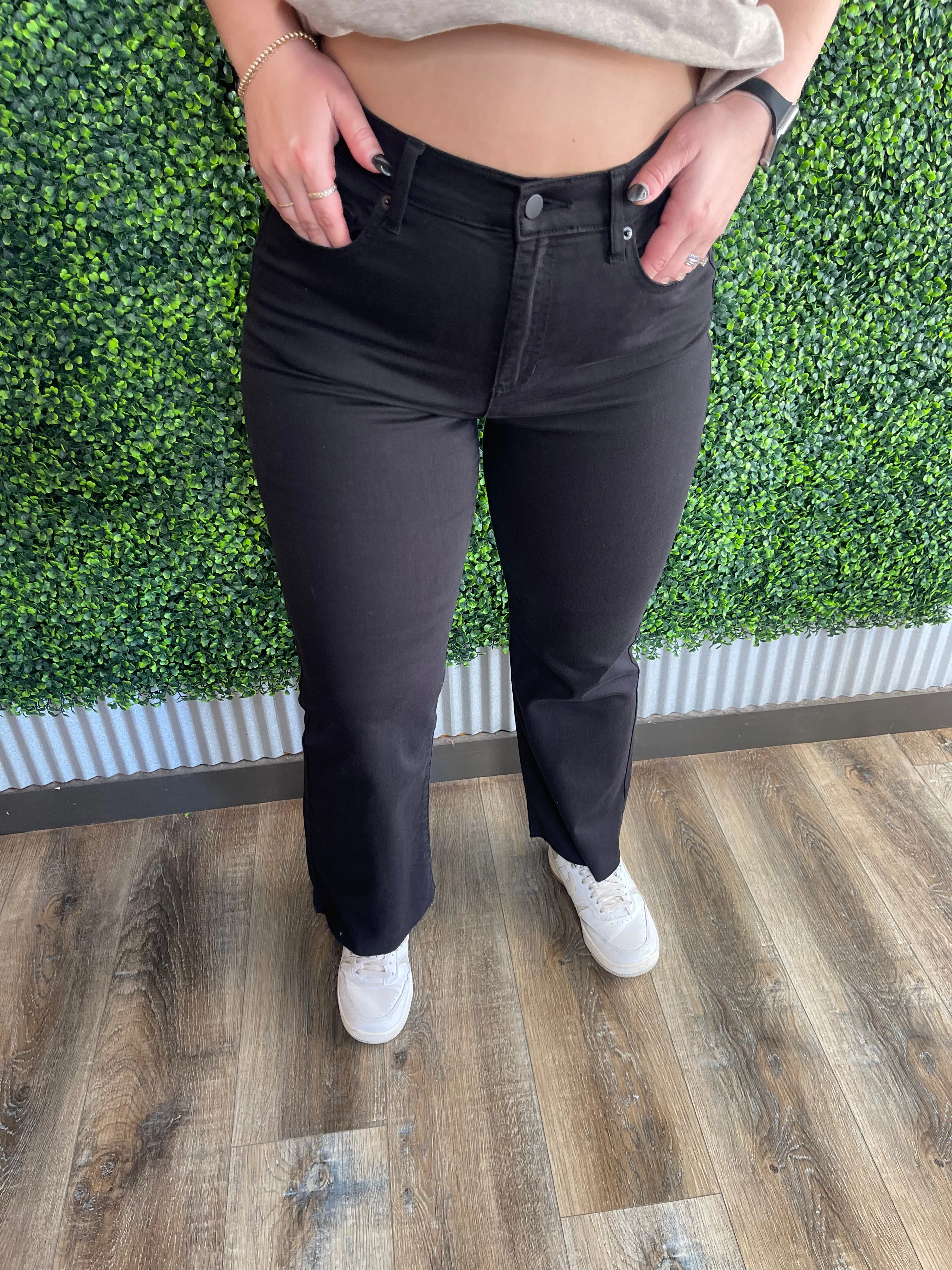 Sneakpeek Black Crop Flare