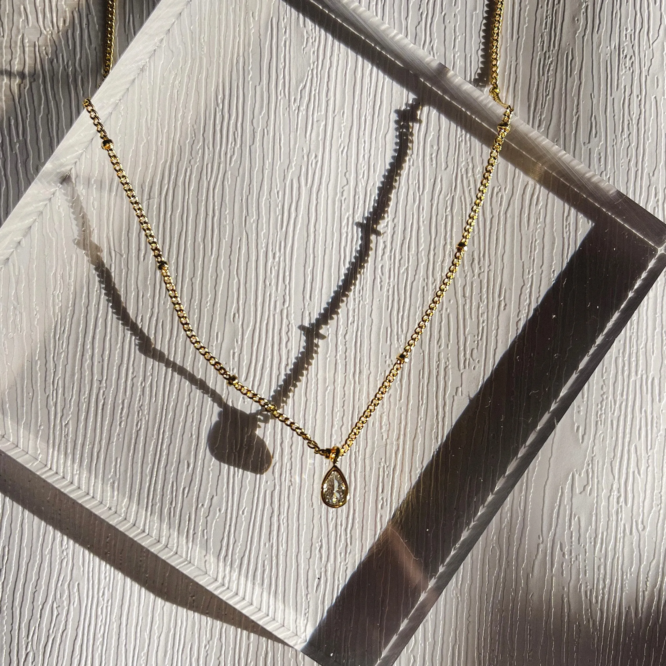 Teardrop Charm Necklace (2 Colors)