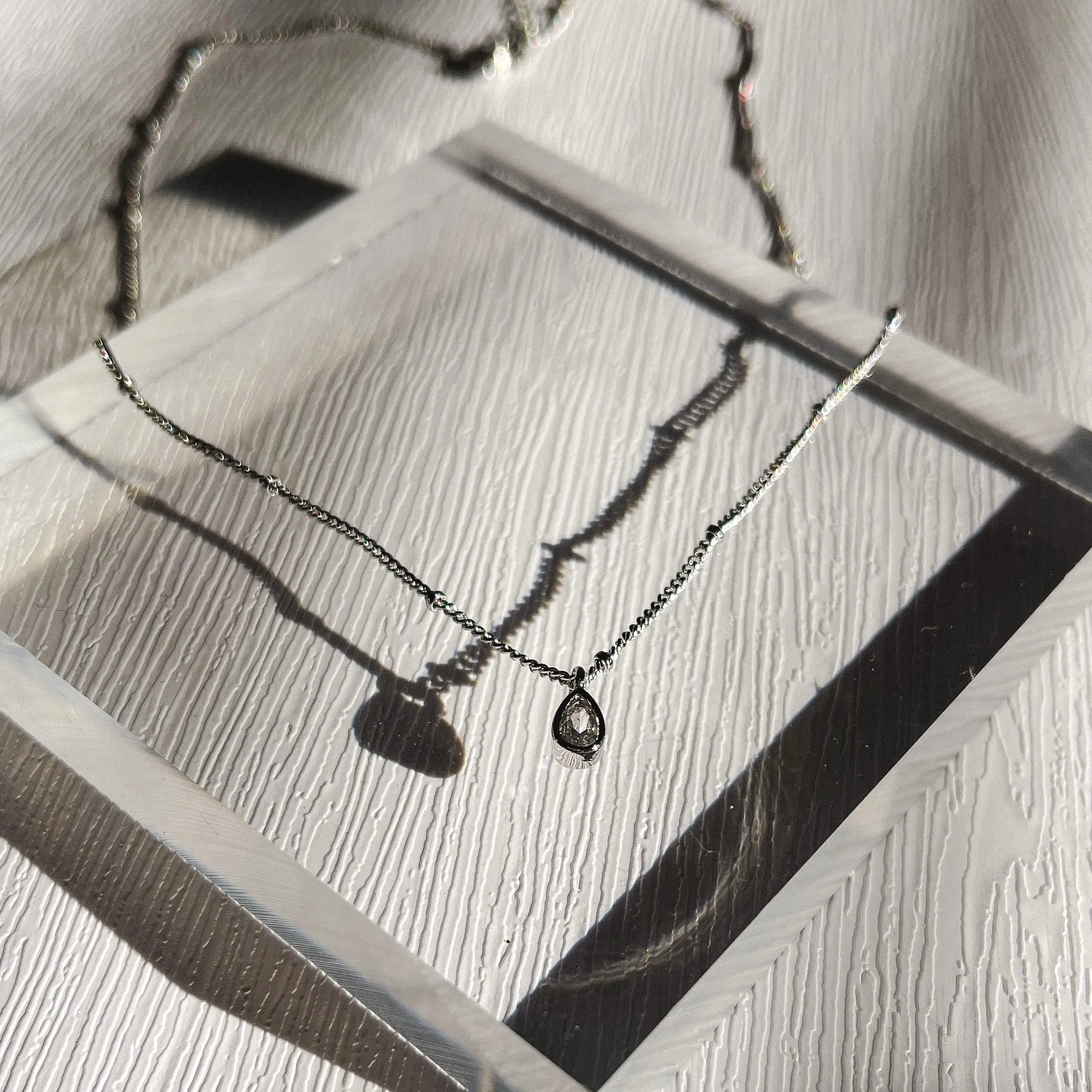Teardrop Charm Necklace (2 Colors)