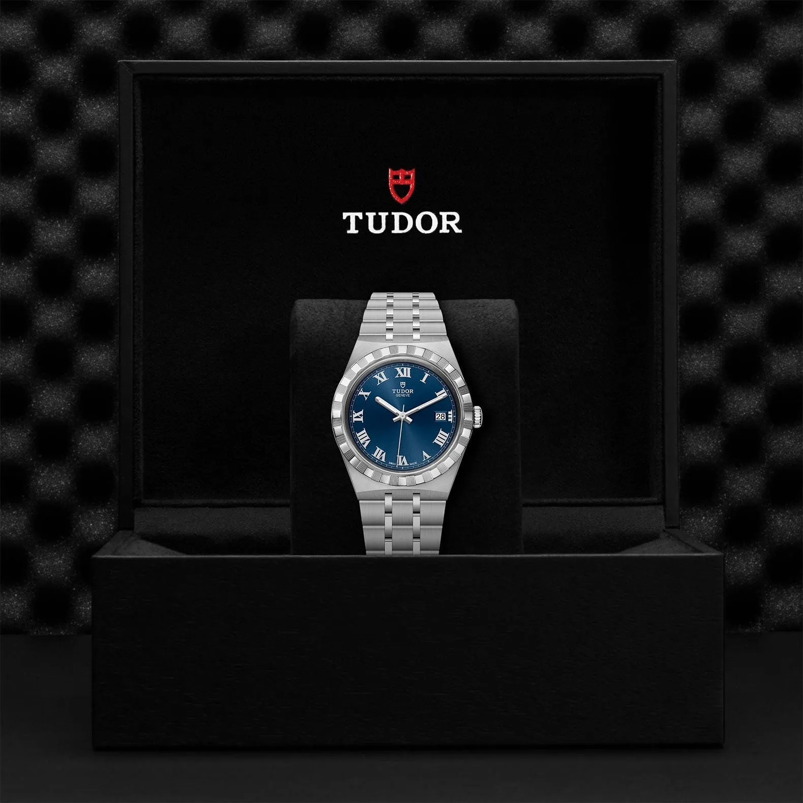 TUDOR ROYAL