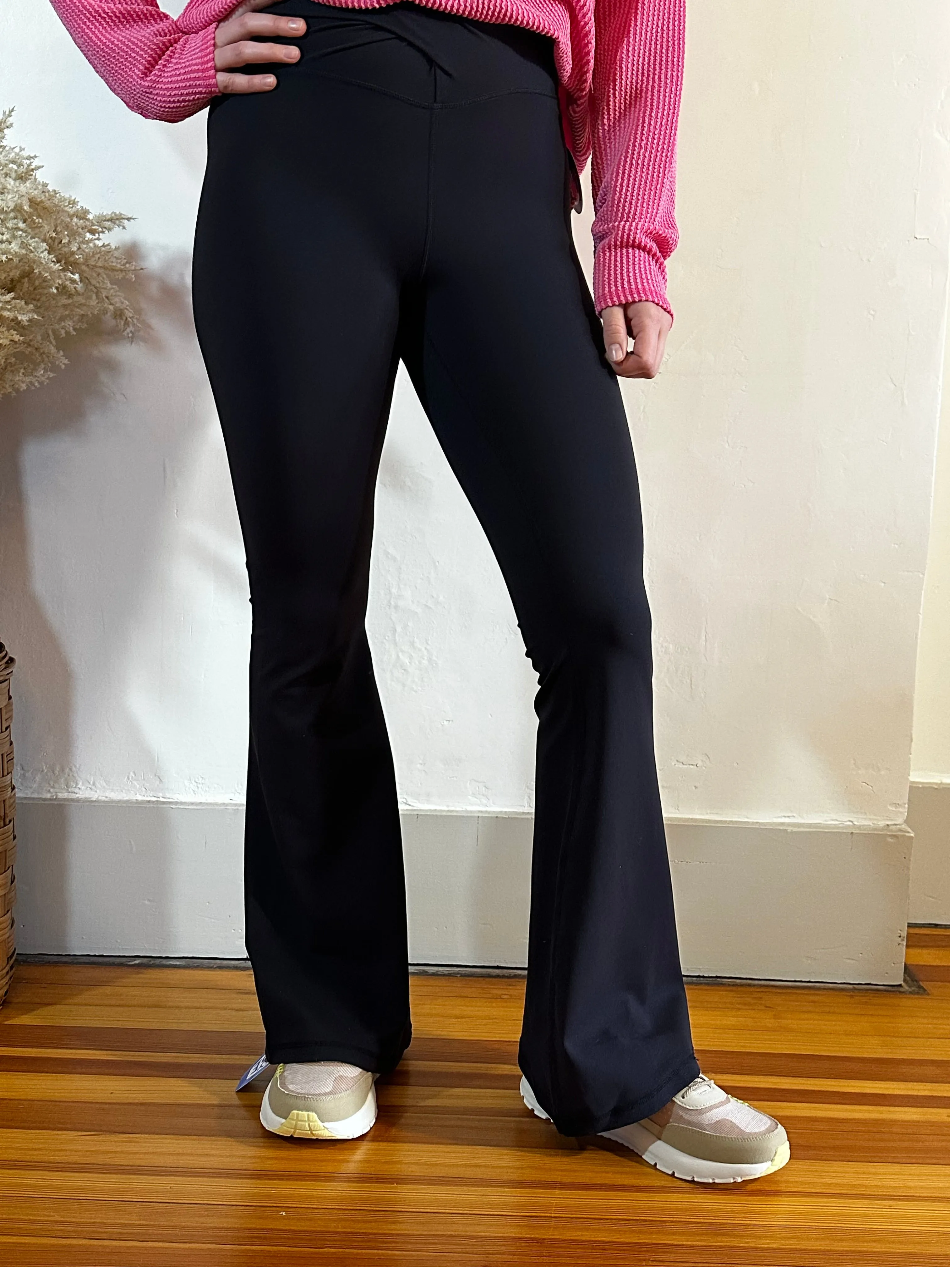 Twist & Flare Crossover Leggings | Black