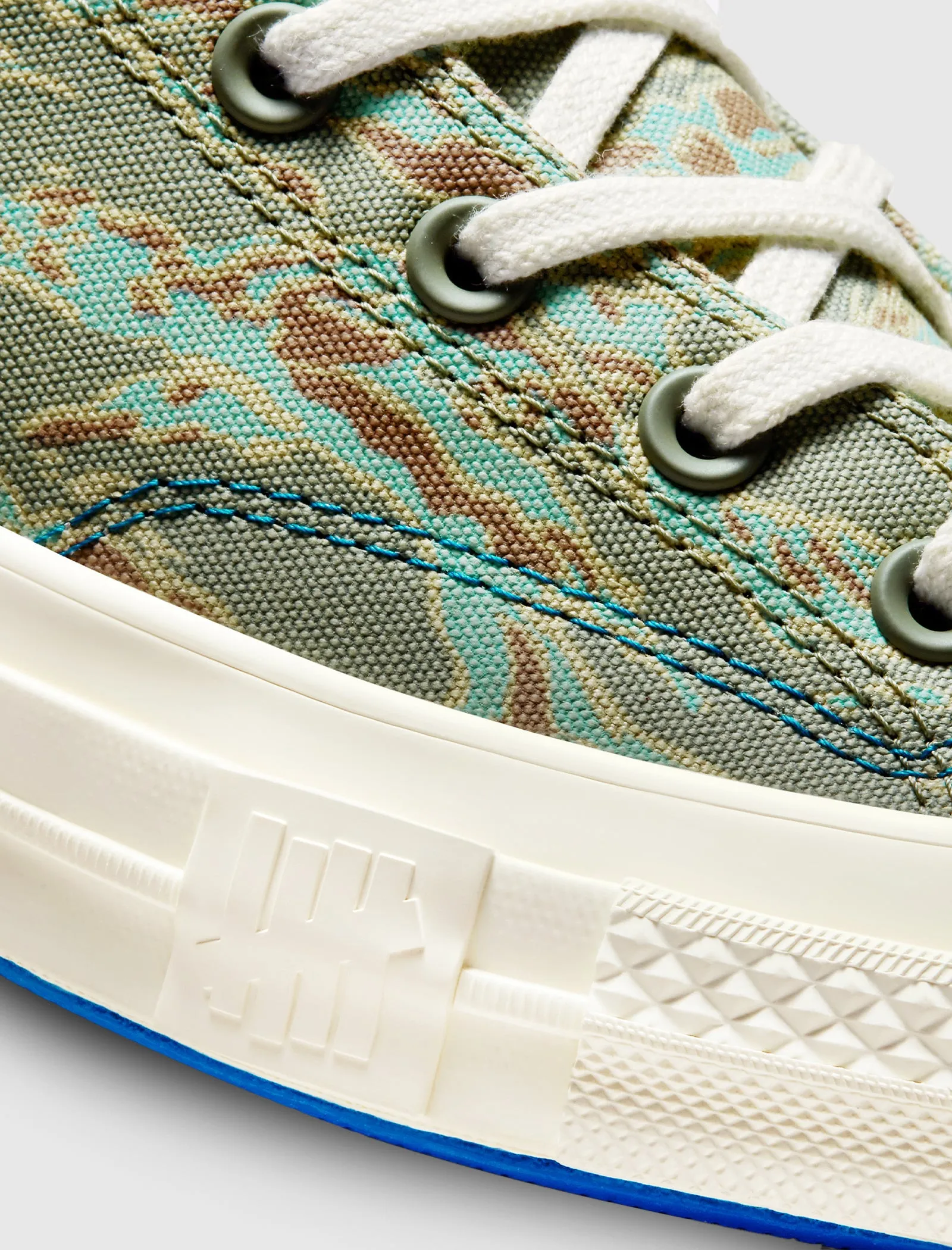 UNDEFEATED CHUCK 70