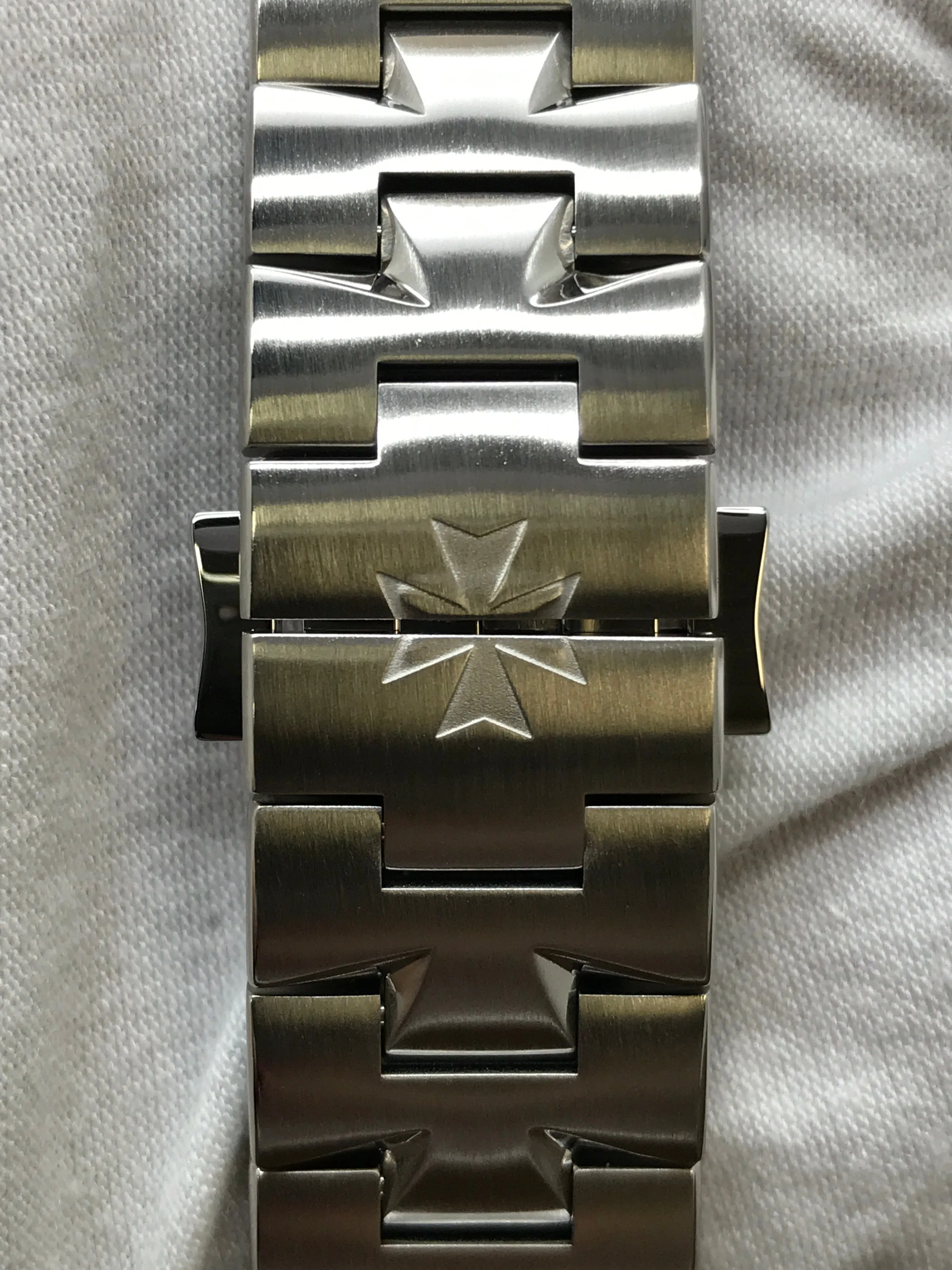 Vacheron Constantin Overseas 47040 White Dial Automatic Men's Watch