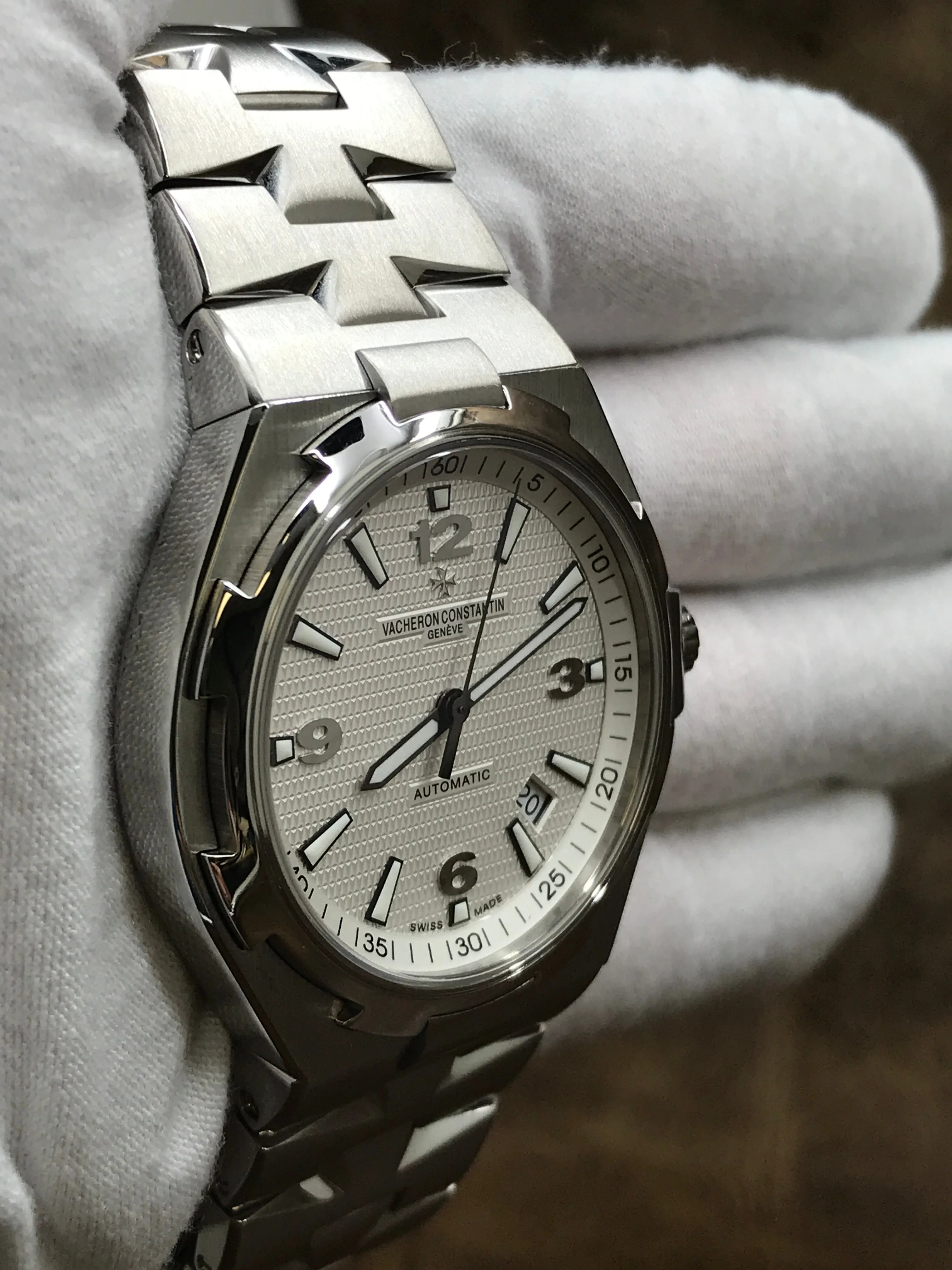Vacheron Constantin Overseas 47040 White Dial Automatic Men's Watch