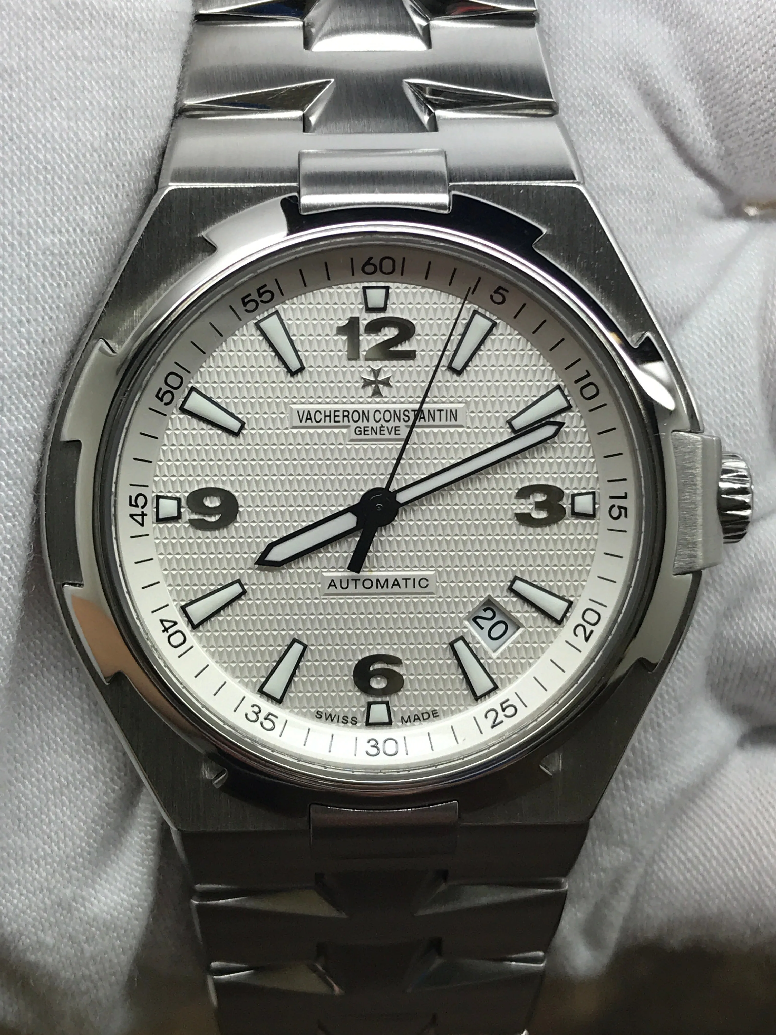 Vacheron Constantin Overseas 47040 White Dial Automatic Men's Watch