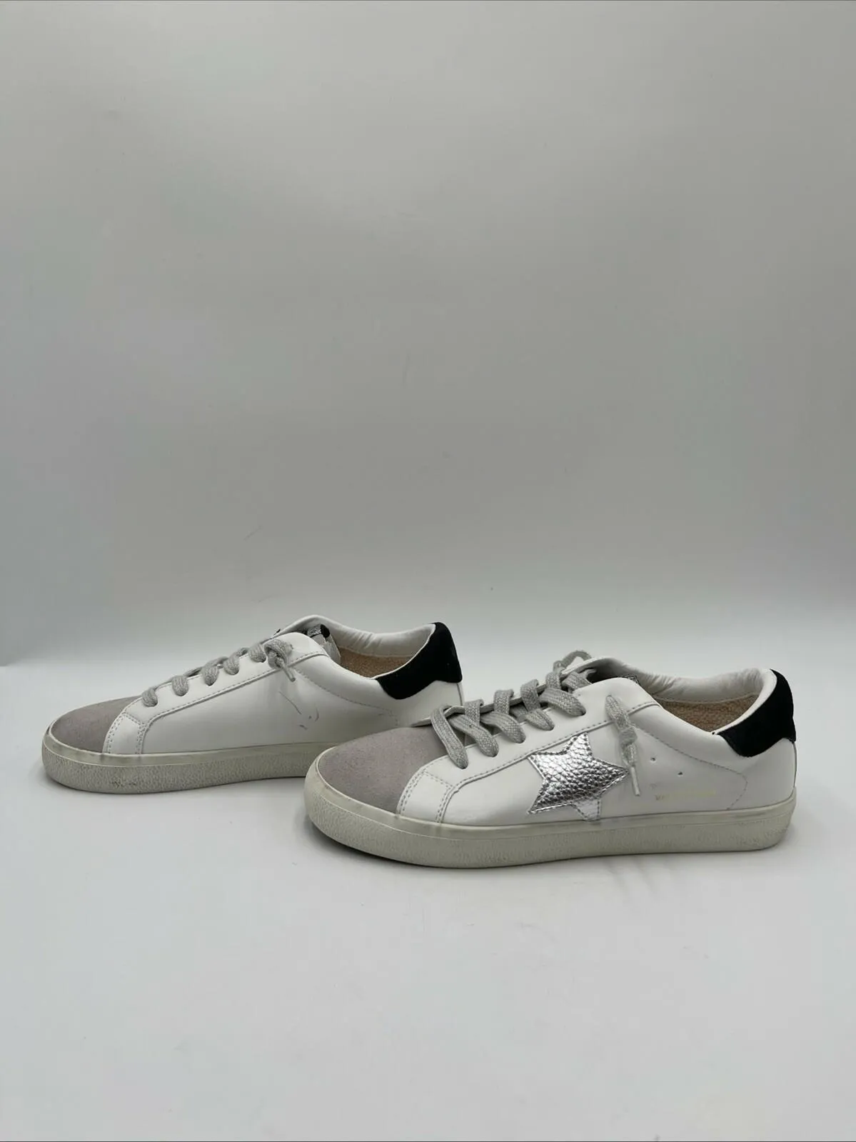 Vintage Havana Women's Liata EmbellishedStar Low Top Sneakers White Size 8 - Very Good