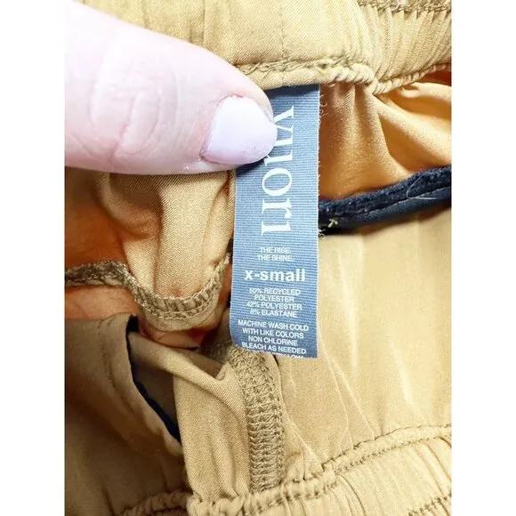 Vuori Dash Short 3&quot; Performance Shorts Zip Pockets Athletic Dark Golden XS
