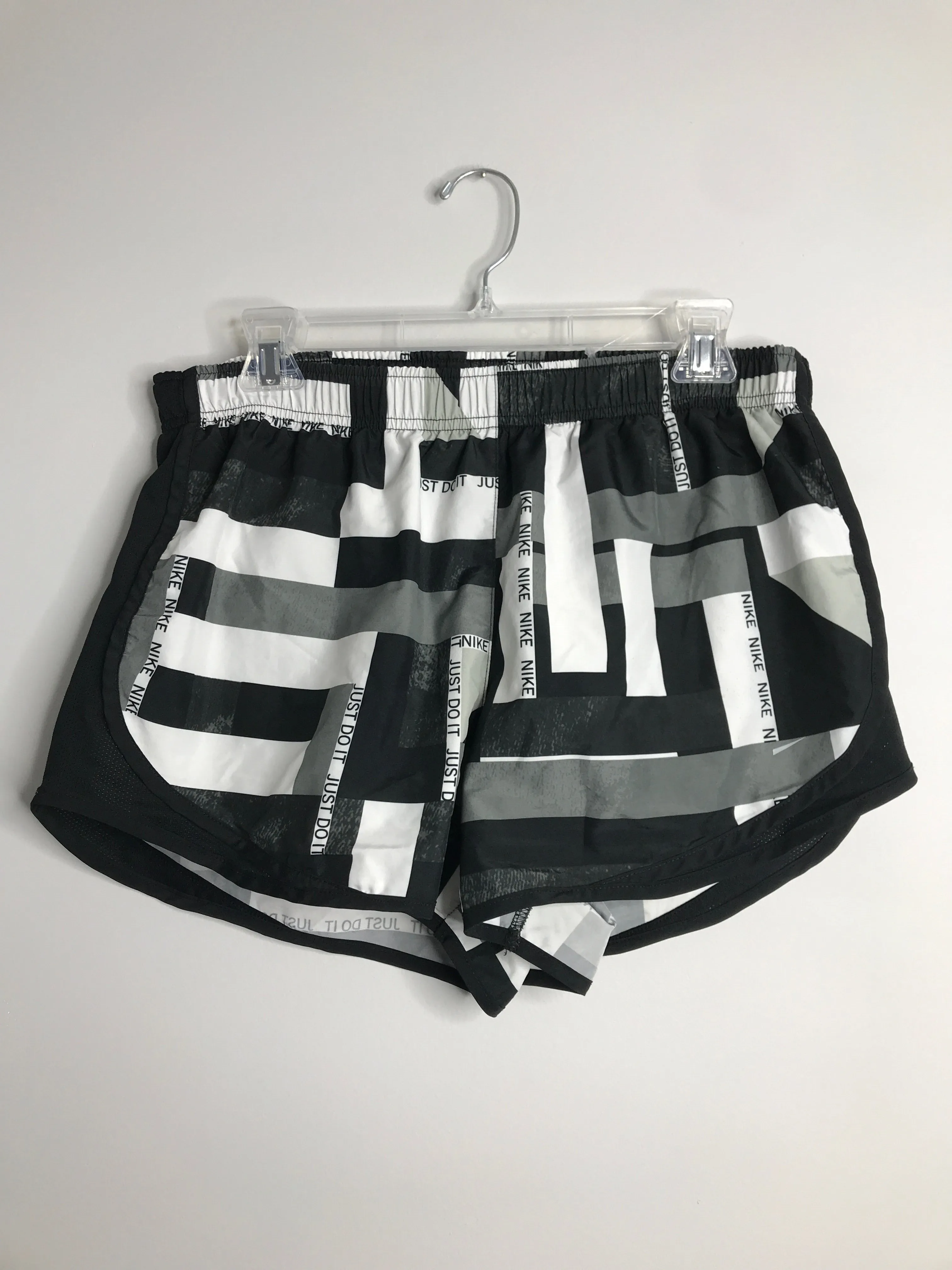 Womens Size Lg Misses Black Nike Athletic Shorts